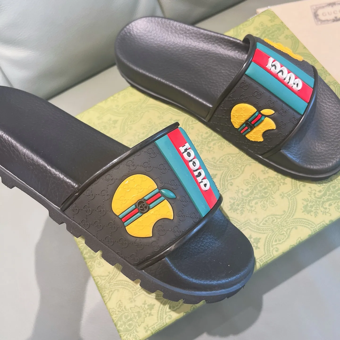Men's Men's Shoes 130🐮🐮Gucci Gucci Slippers Gucci 2024 latest beach sandals slippers Original molding double G LOGO Original molding consistent Outsole: Men's Men's Shoes u double-layer outsole Size: 35-46